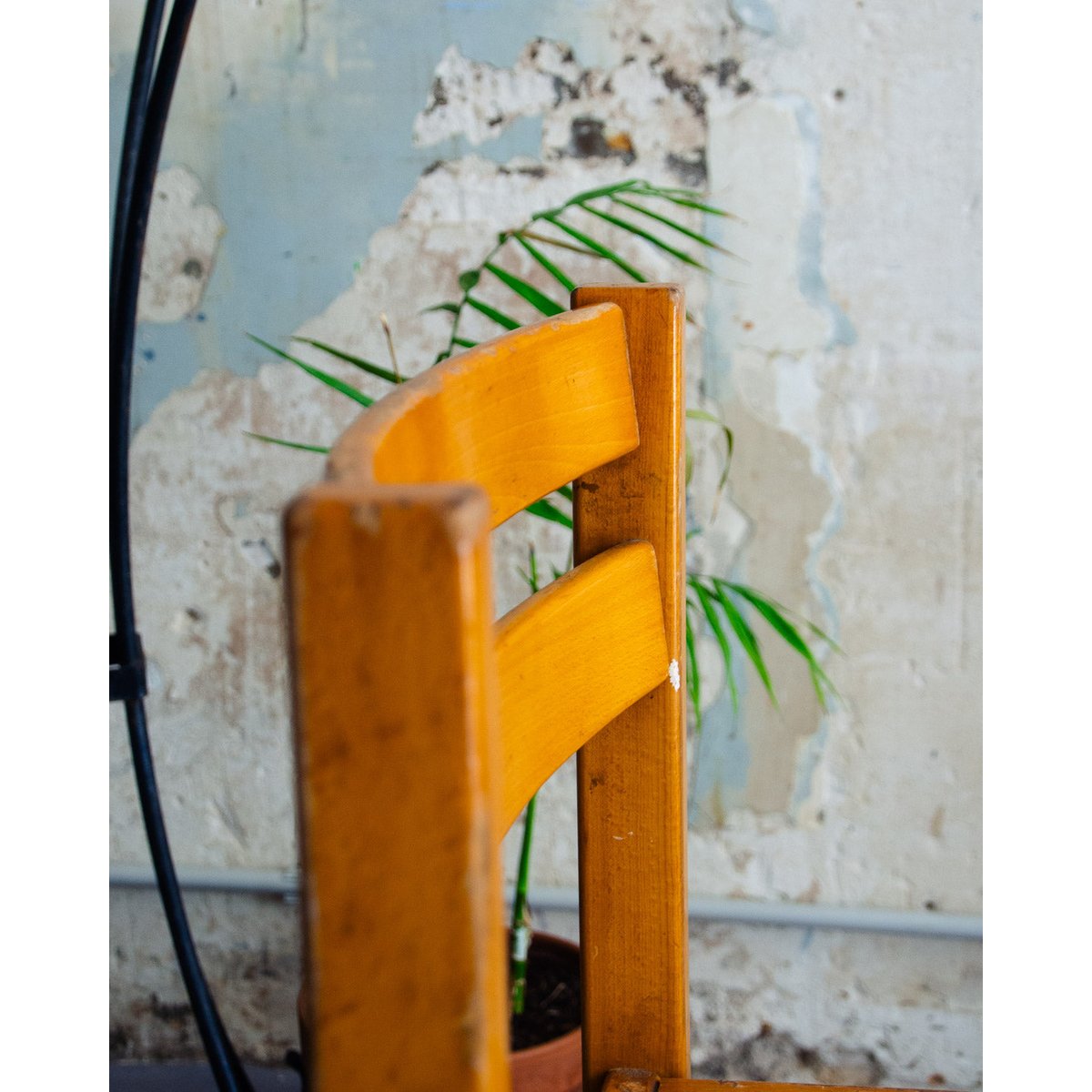 Chaise en bois clair minimaliste Alma N°1539 - Bon état bois clair, DEBONGOUT