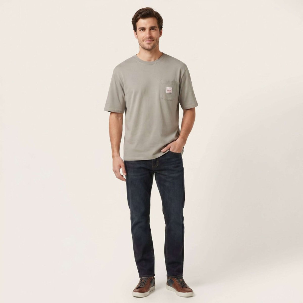 T-shirt en coton taupe uni avec une coupe droite et un col rond marron, LEVI'S