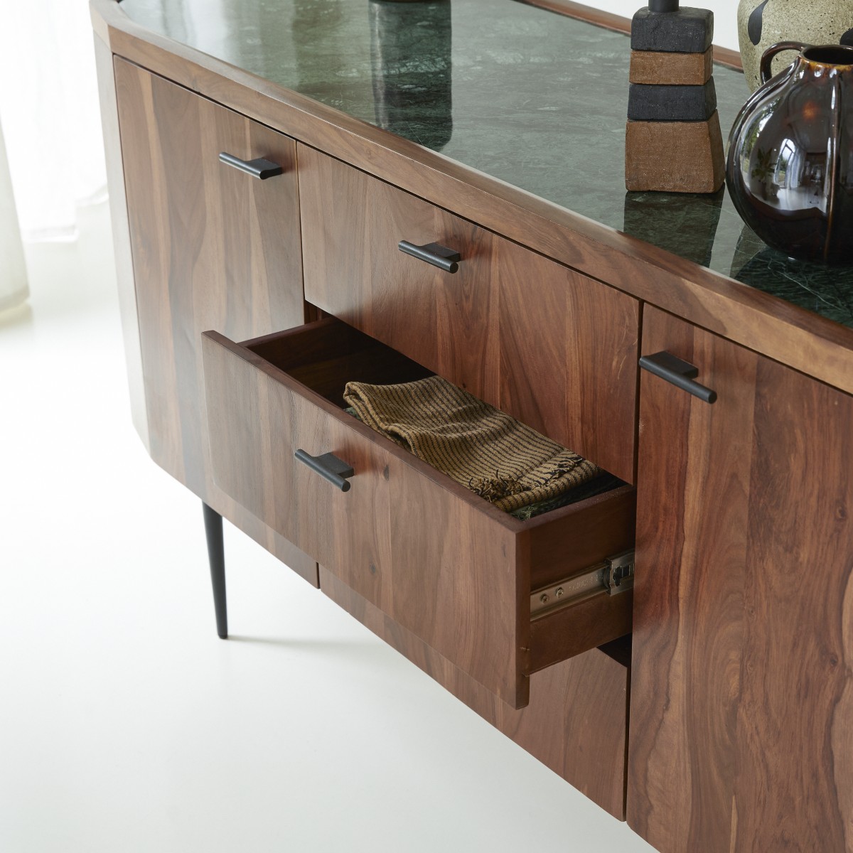 Buffet bas en Palissandre massif, JADE marron, TIKAMOON