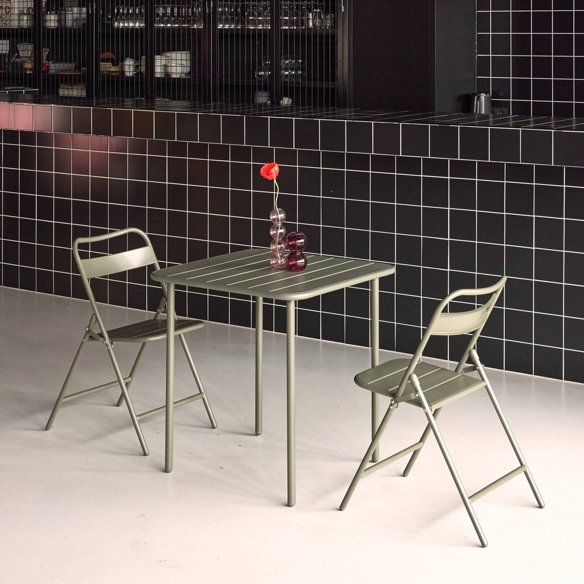 Table de jardin métal + 2 assises AMELIA vert, SWEEEK