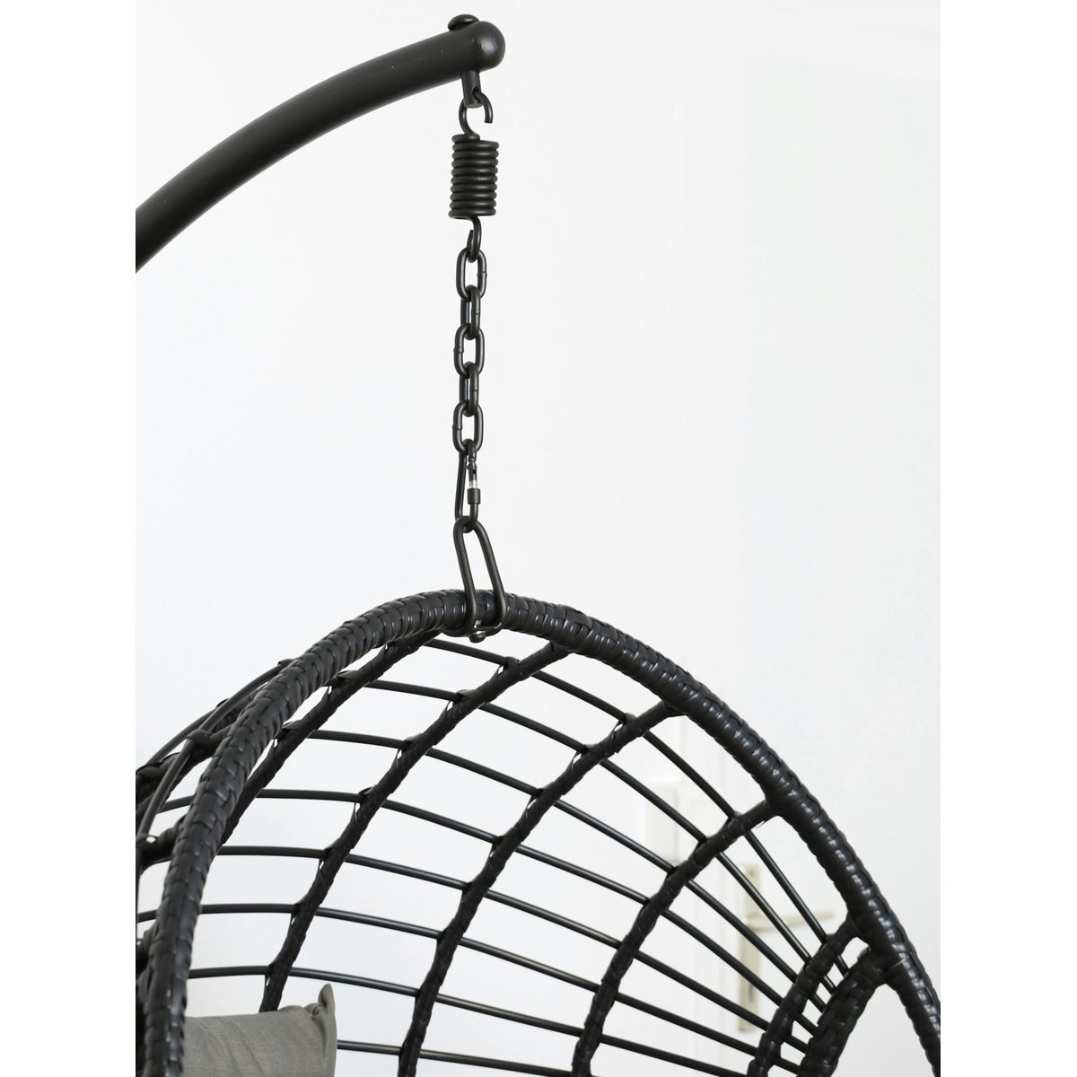 Fauteuil oeuf suspendu en résine SOUTH BEACH noir, PIER IMPORT