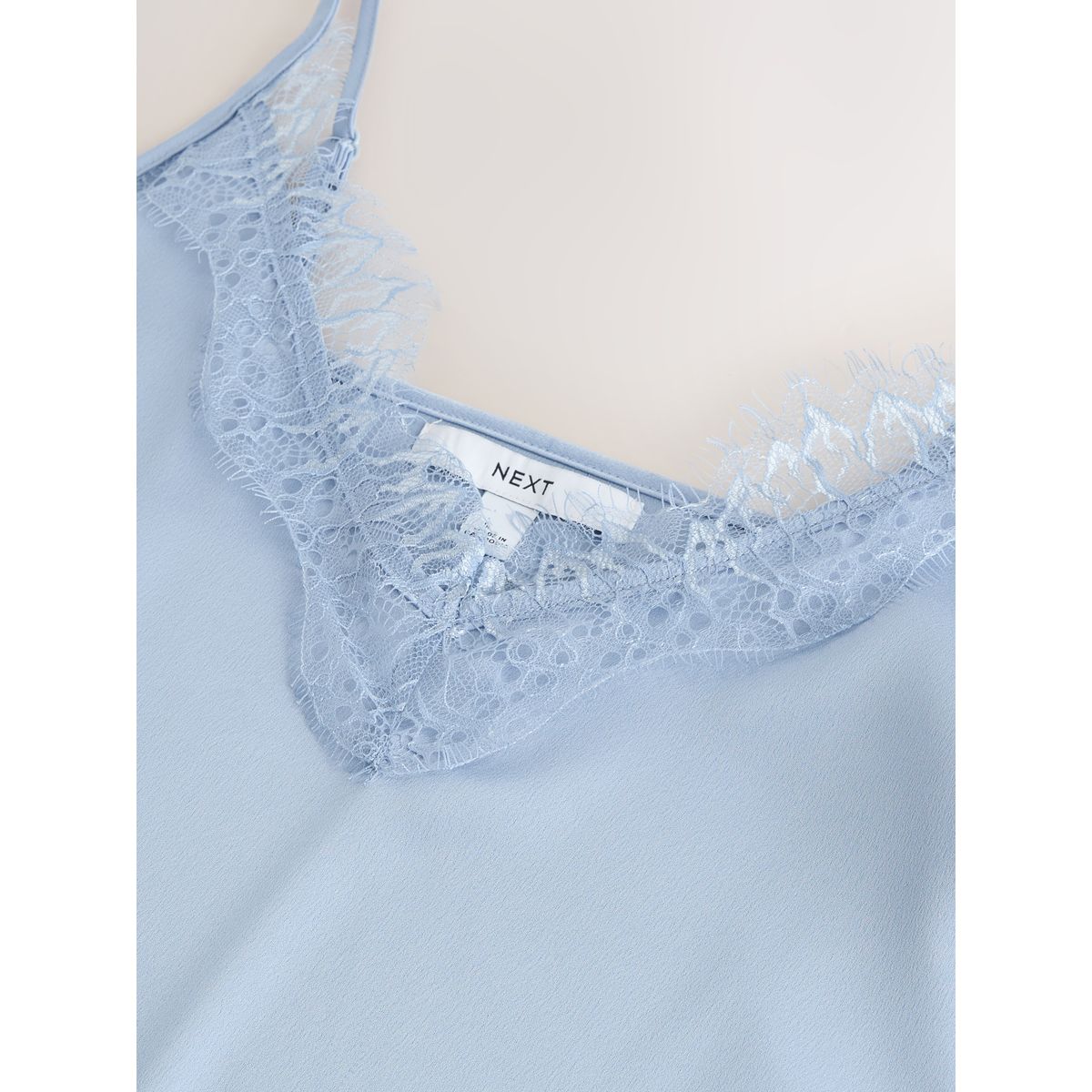 Caraco en satin et dentelle bleu, NEXT