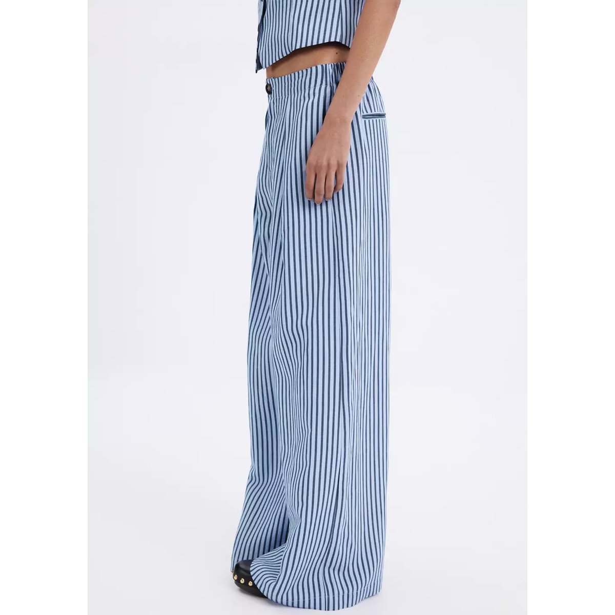 Pantalon fluide à rayures bleu ciel, MANGO