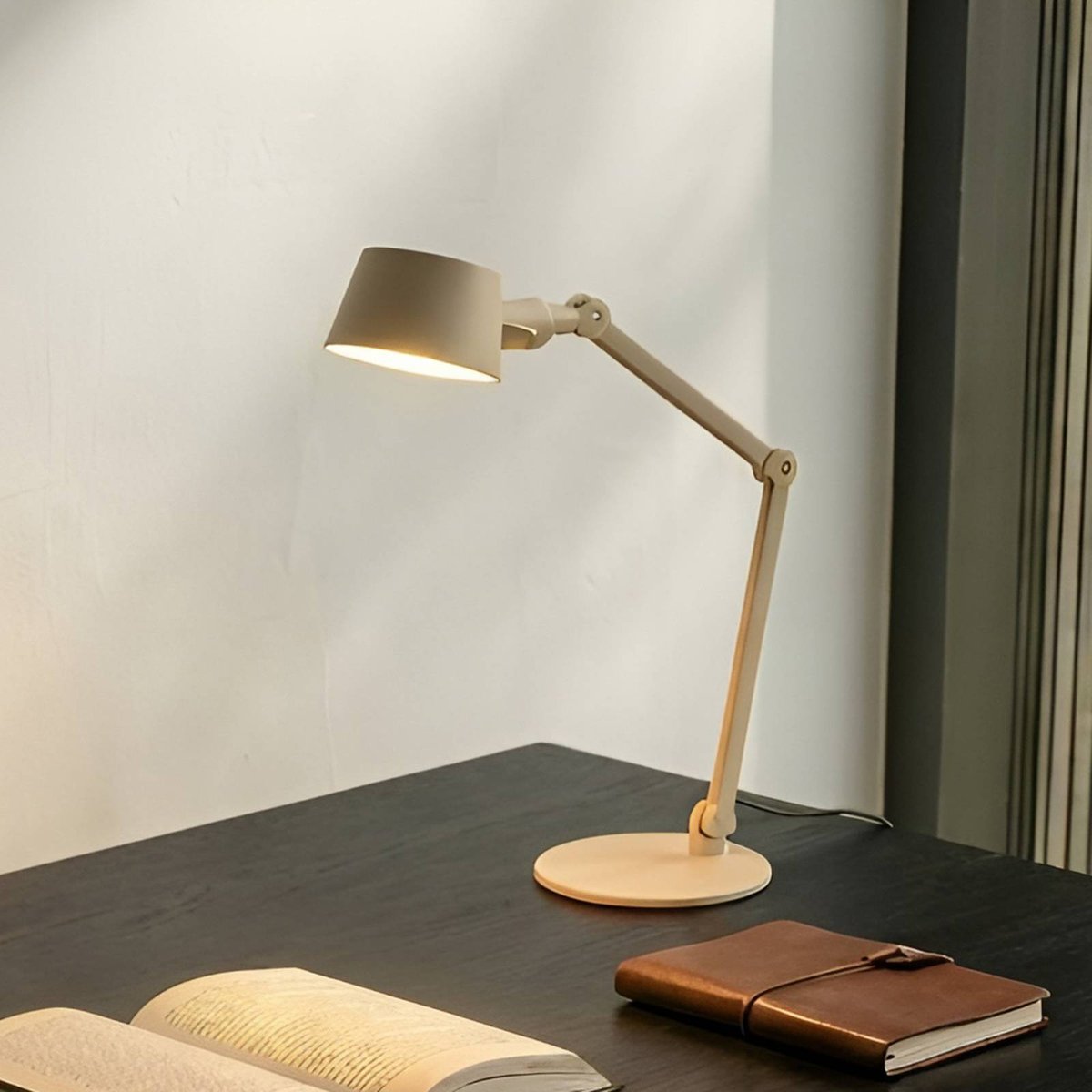 Lampe à poser en métal moderne, Silka beige, LUCANDE