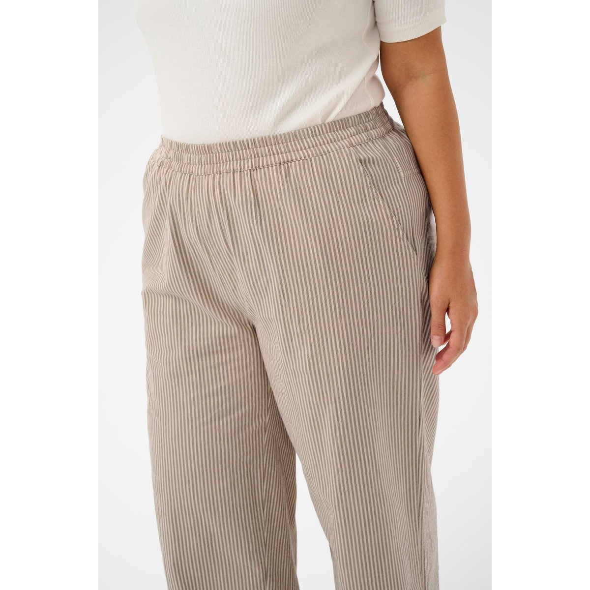Pantalon casual beige chinchilla / blanc white stripe, KAFFE CURVE