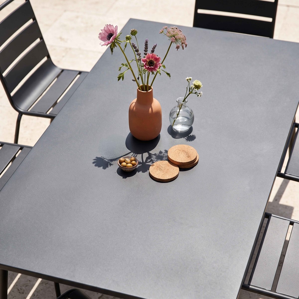 Salon de jardin table et 6 chaises en métal, PALAVAS gris anthracite, OVIALA