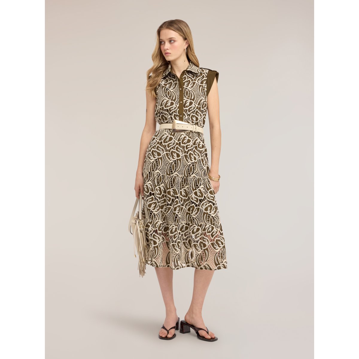 Robe chemisier verde militare, MOTIVI
