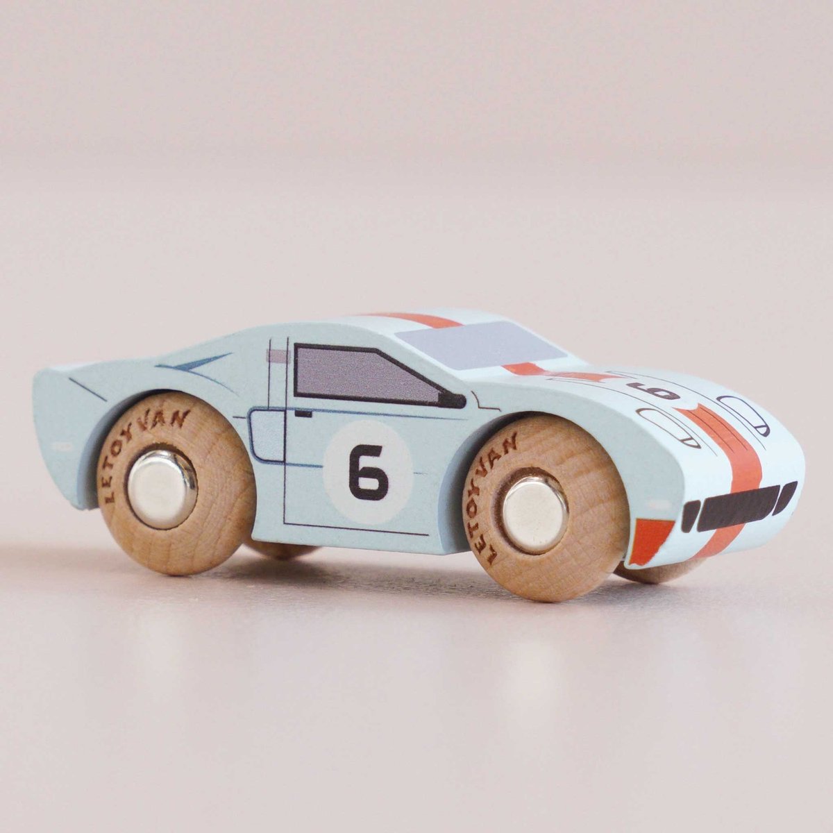 Voiture Fred No 26 bleu clair, LE TOY VAN