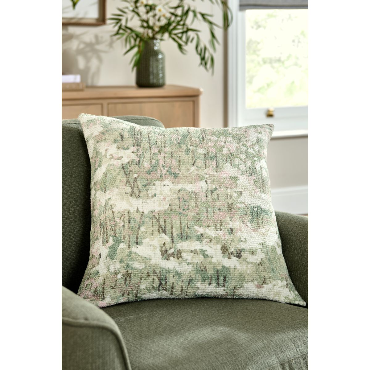Coussin à imprimé floral abstrait renew vert sauge, NEXT