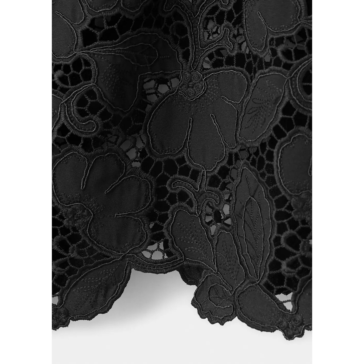 Blouse en guipure col montant noir, MANGO