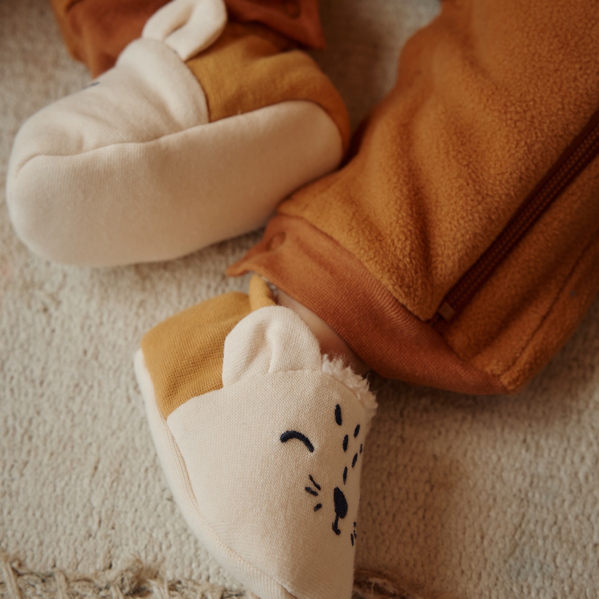 Chaussons bébé Charly ocre, PETIT BEGUIN
