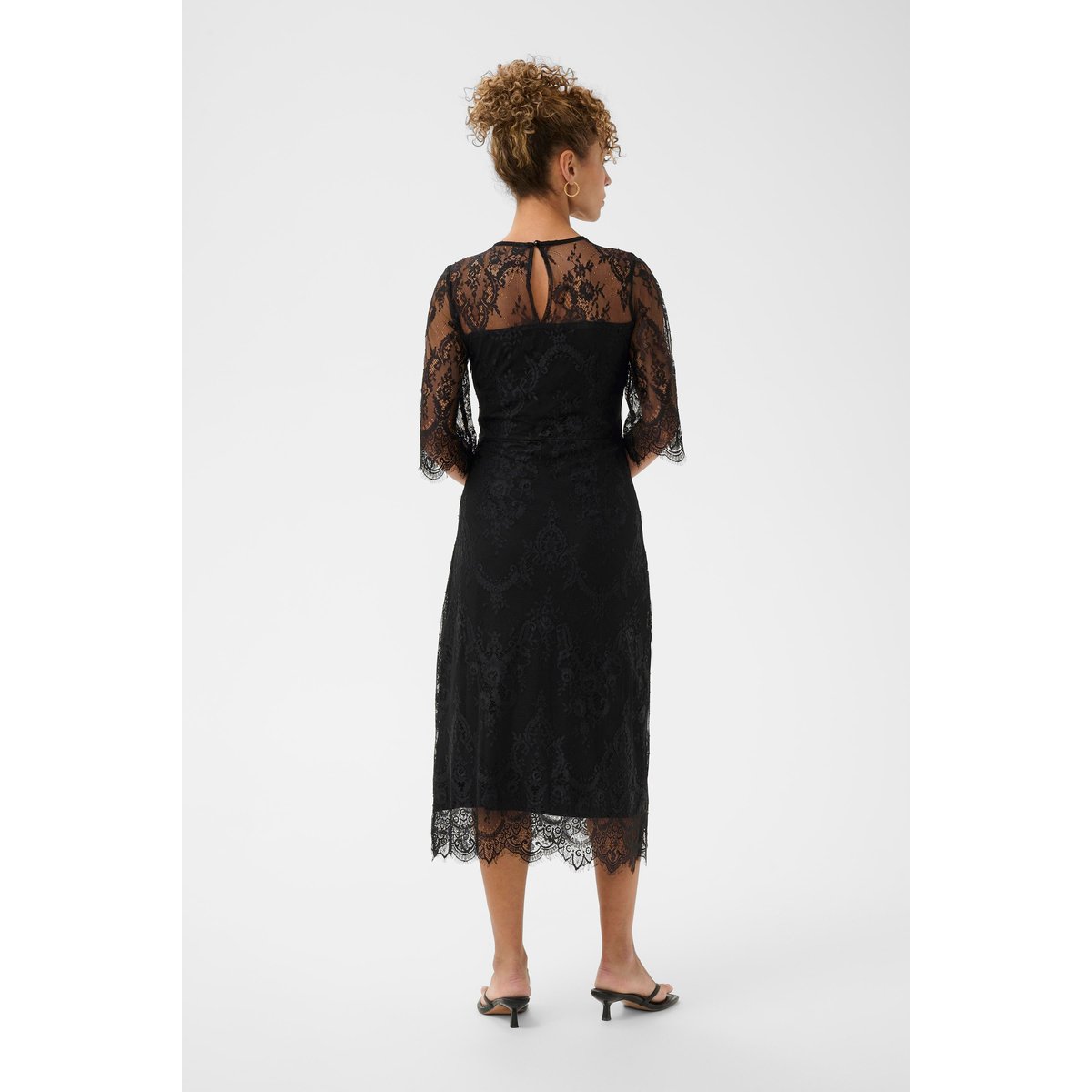 Robe noir pitch black, CREAM