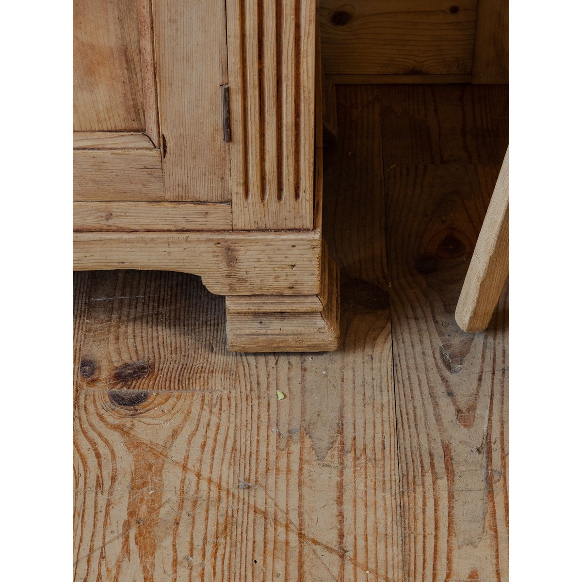 Buffet à deux corps en bois Gilbert N°1559 - Bon état bois clair, DEBONGOUT