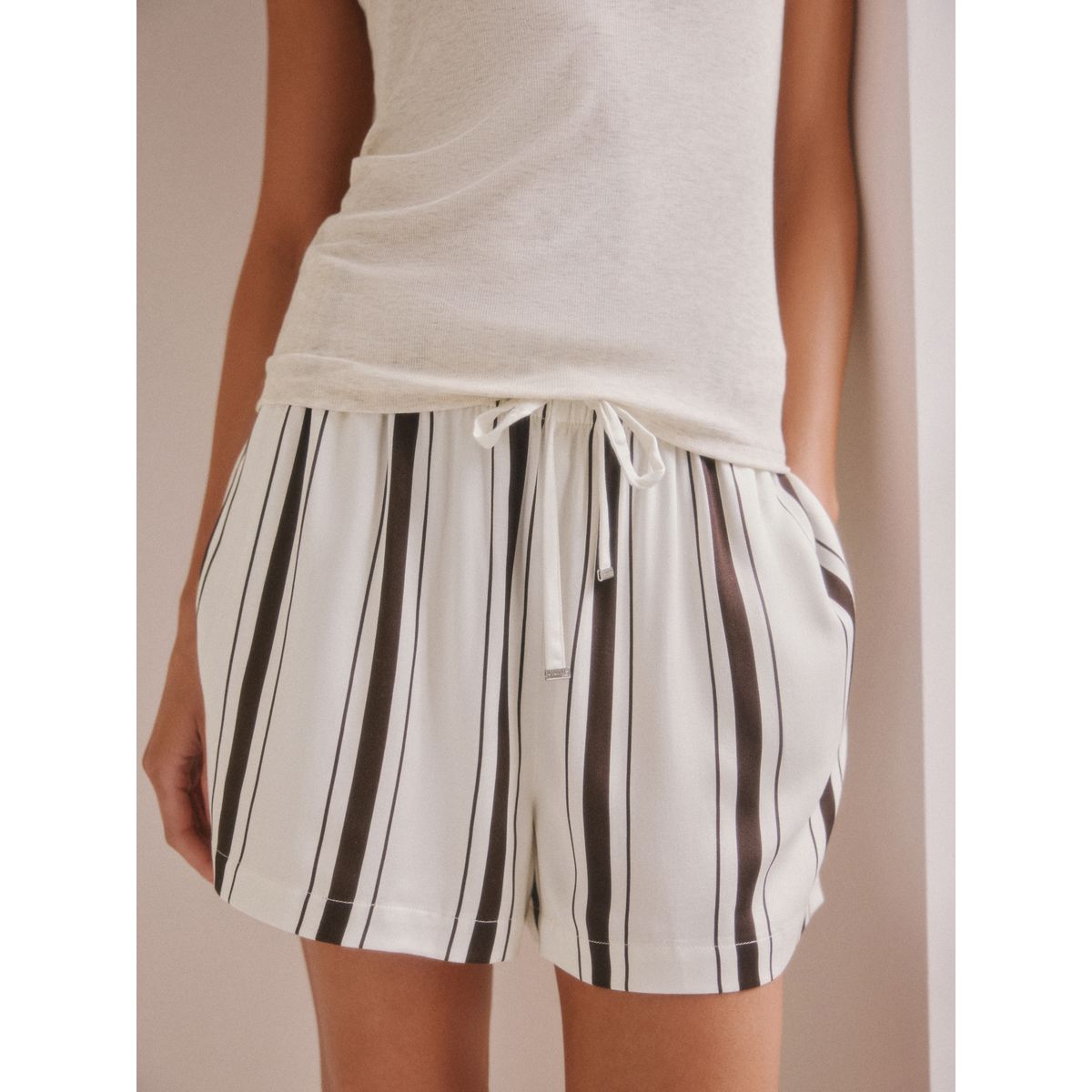 Pyjama short et débardeur nageur studio rayures crème/marron chocolat, NEXT