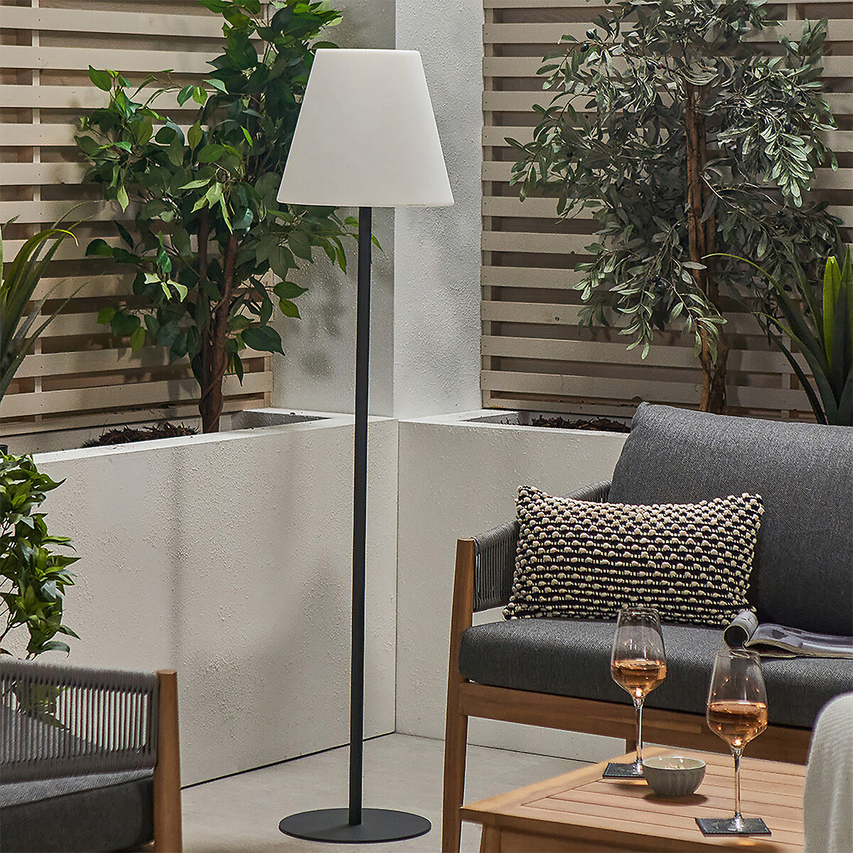 Georgie Metal Outdoor Floor Lamp grey/white, SO'HOME