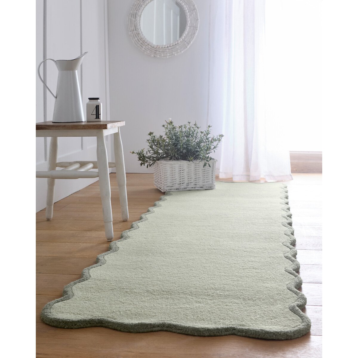 Elsie Scalloped Border Runner Rug 67x230cm green, SO'HOME