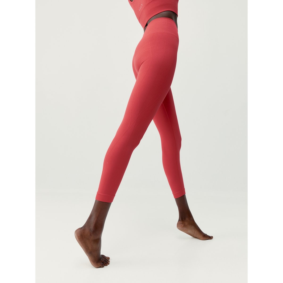 Legging de sport Capri Seamless BLUME cerise, BORN