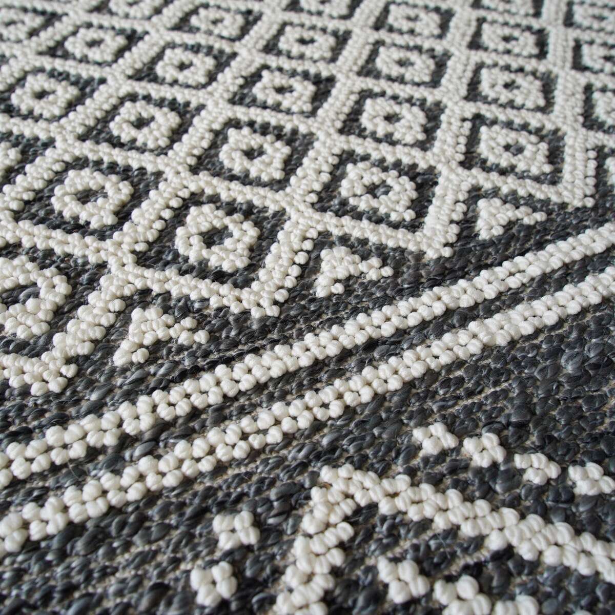 Tapis salon motif croisillons MEDIA CROISILLONS gris, THE DECO FACTORY