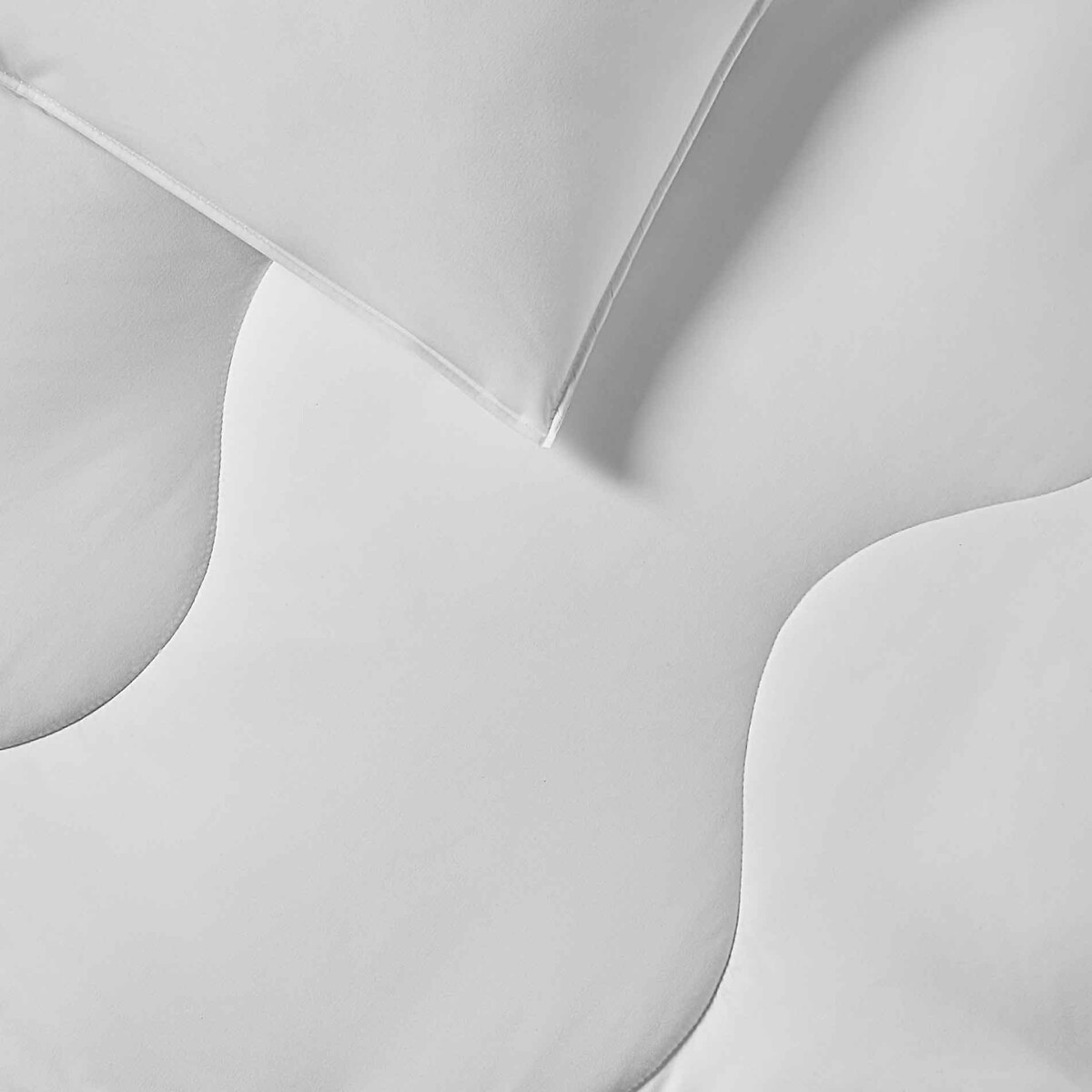 13.5 Tog Spundown, Hypoallergenic Duvet white, THE FINE BEDDING COMPANY