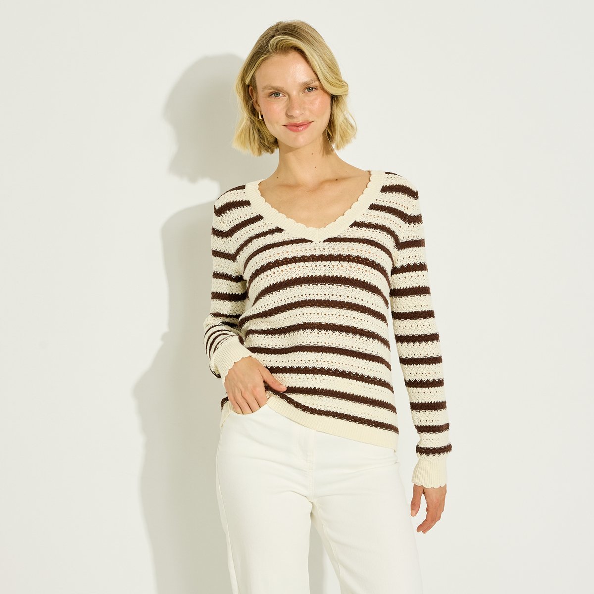 Pull rayé en maille ajourée marron chocolat, GRAIN DE MALICE