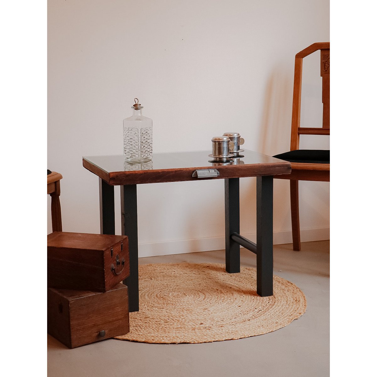 Table basse en bois Donna N°633 - Bon état noir, DEBONGOUT