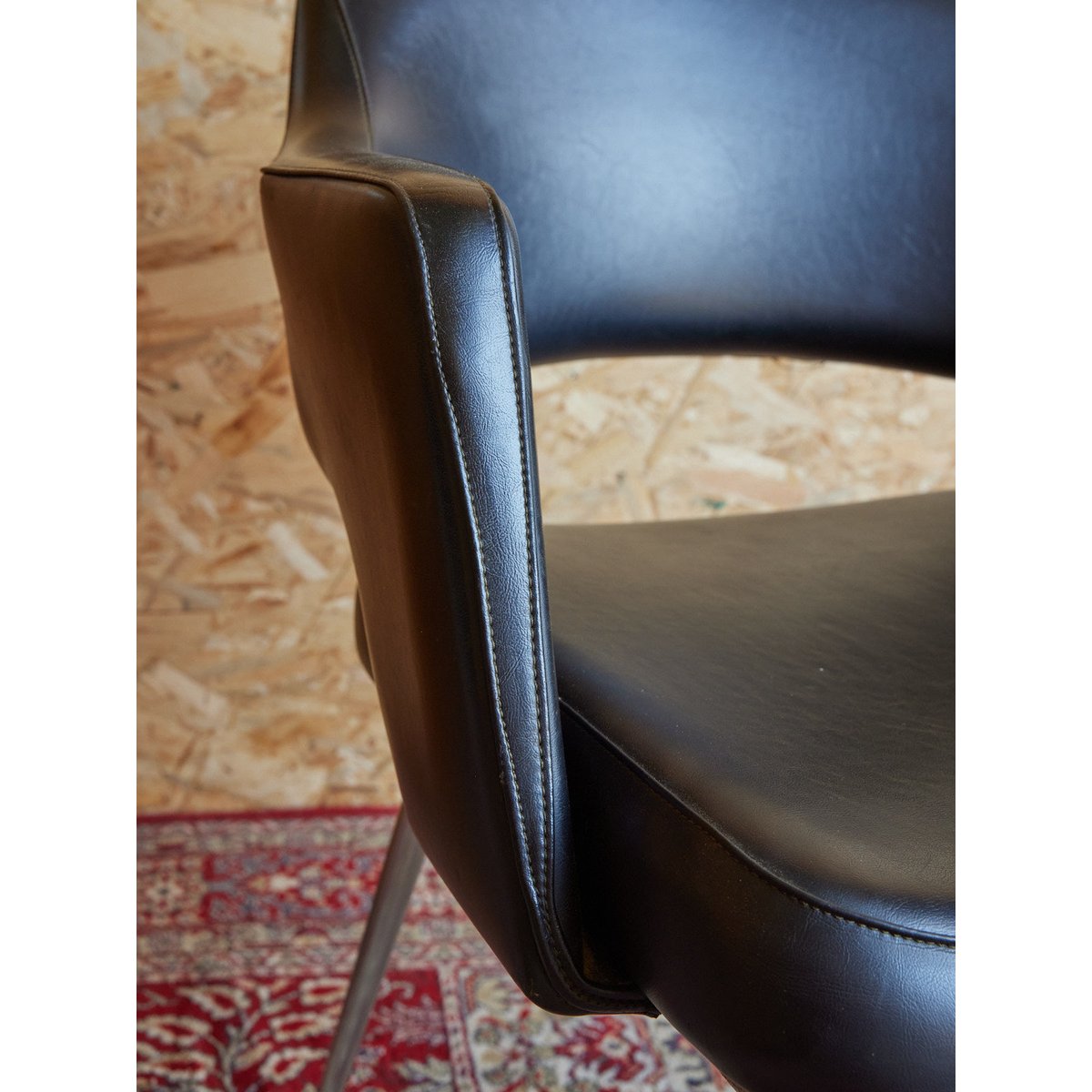 Fauteuil en chrome Jakob N°1258 - Bon état noir, DEBONGOUT