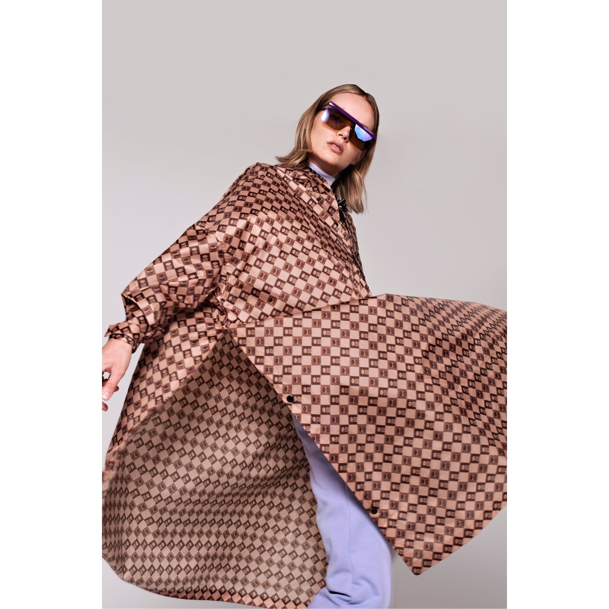 Poncho de pluie imperméable DAMIER marron – damier nuit & sable, RAINKISS