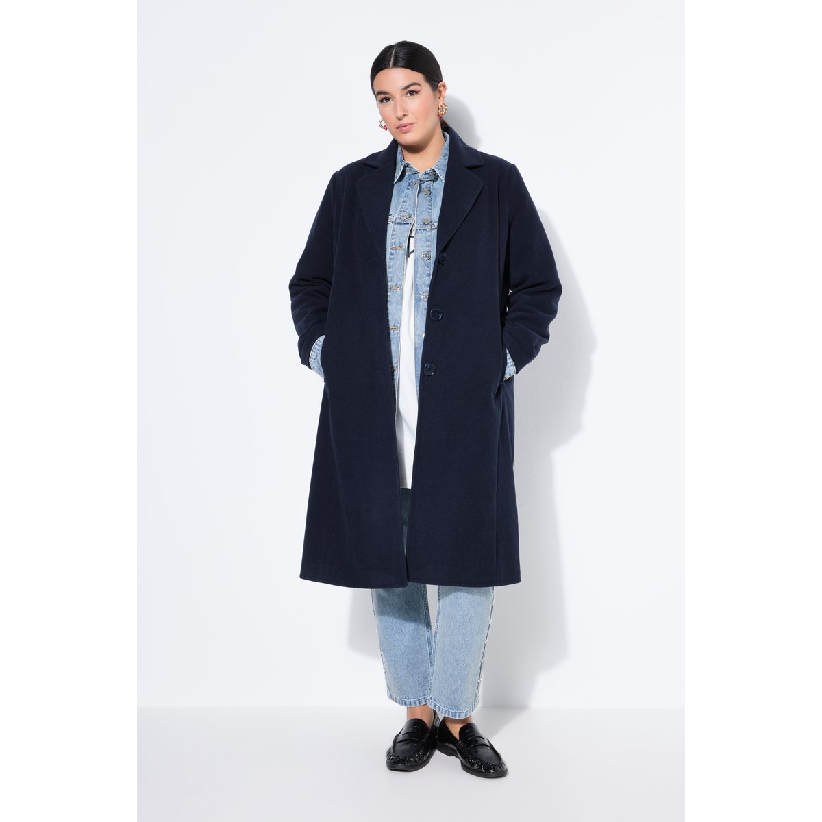 Manteau en lainage à col à revers et coupe marine, STUDIO UNTOLD
