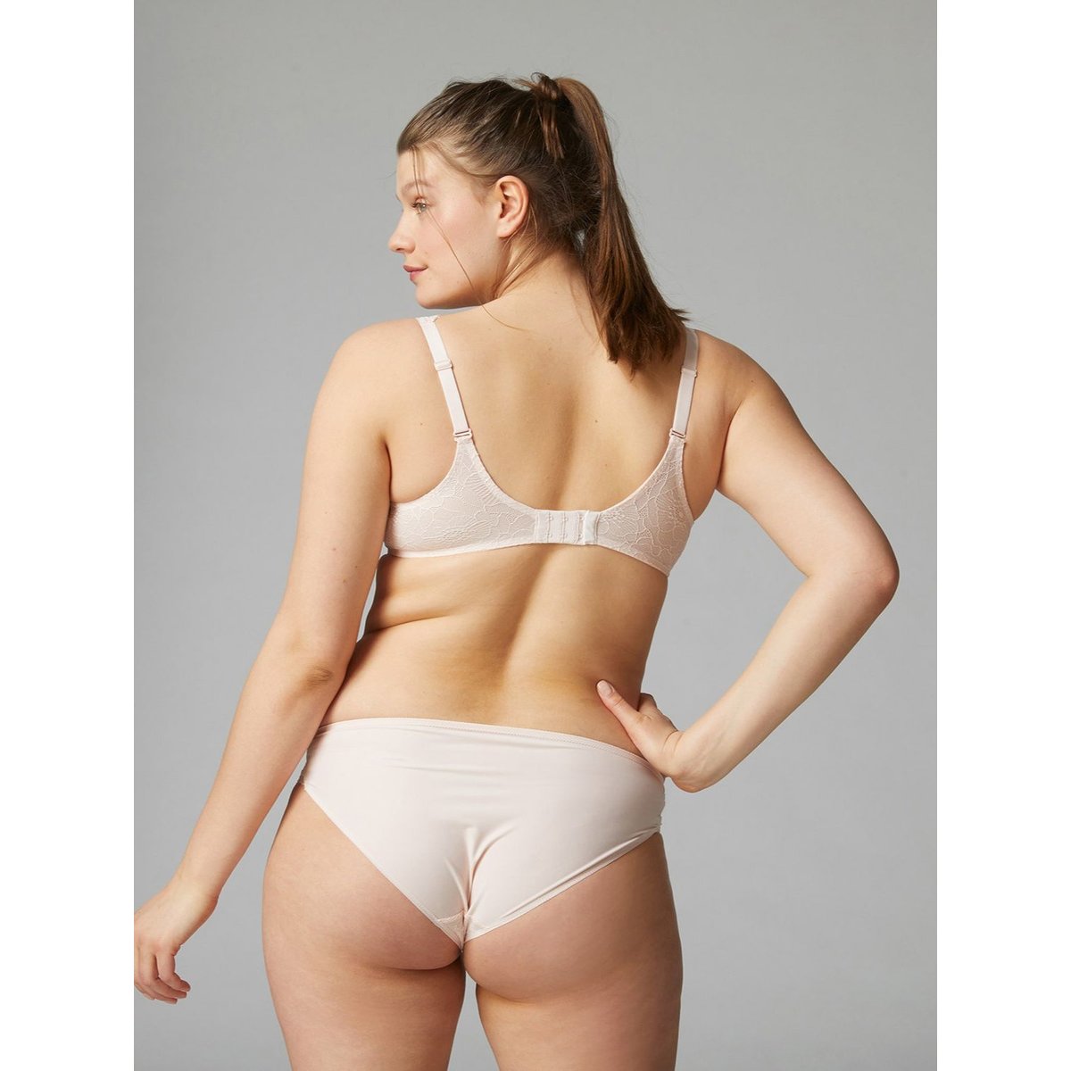 Soutien-gorge avec armature decollete carre, SWING rose, SIMONE PERELE
