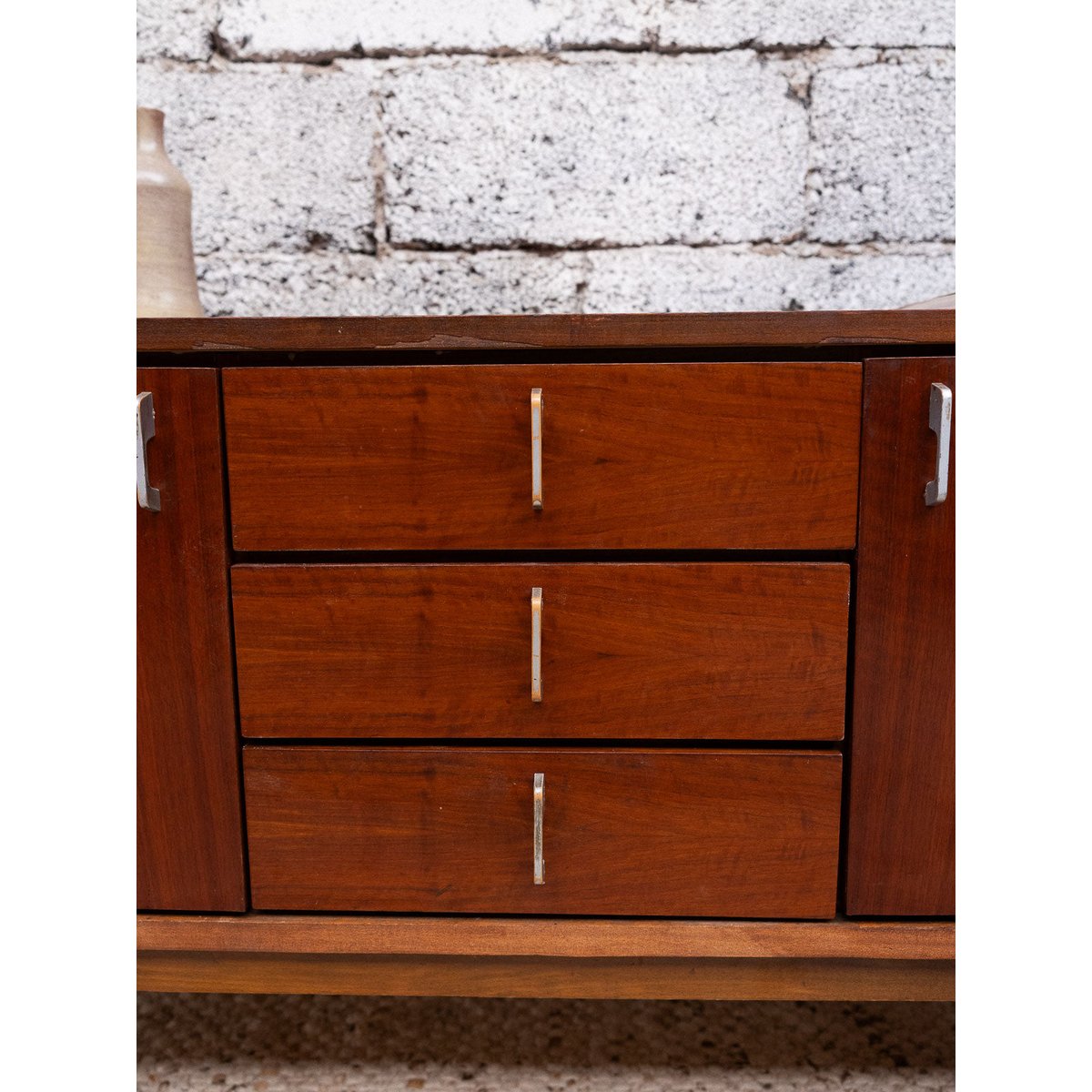 Enfilade sur roulettes Margaret N°721 - Bon état bois foncé, DEBONGOUT