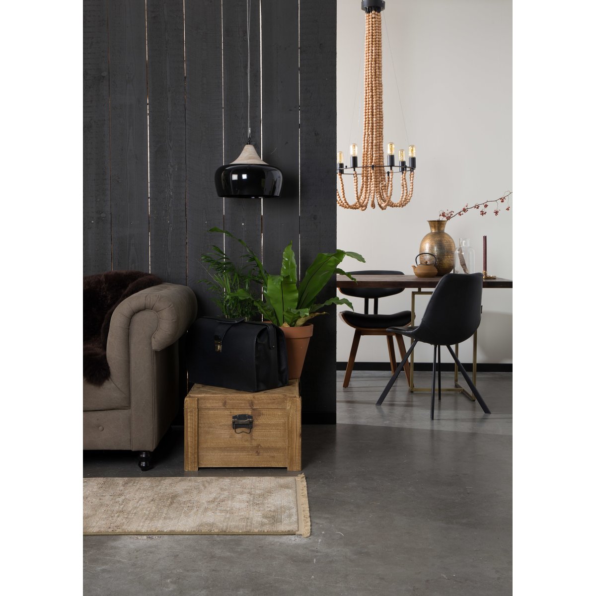 Chaise en PE cuir Franky noir, DUTCHBONE