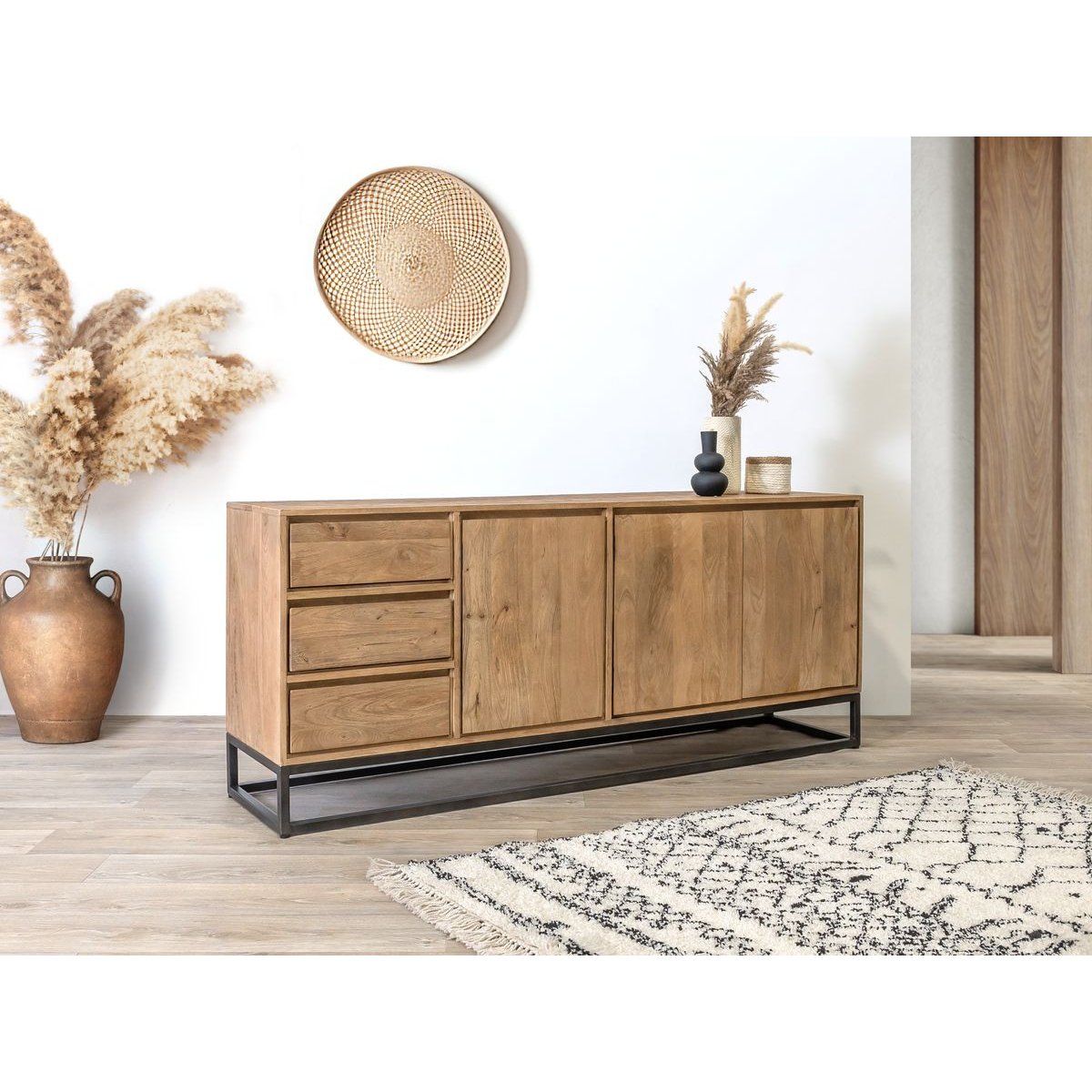 Buffet bas en bois massif 3 portes 190 cm, BERGERAC bois clair, BOBOCHIC