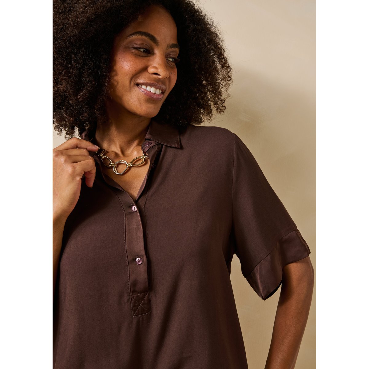 Top polo en satin manches courtes ganache, LA FEE MARABOUTEE