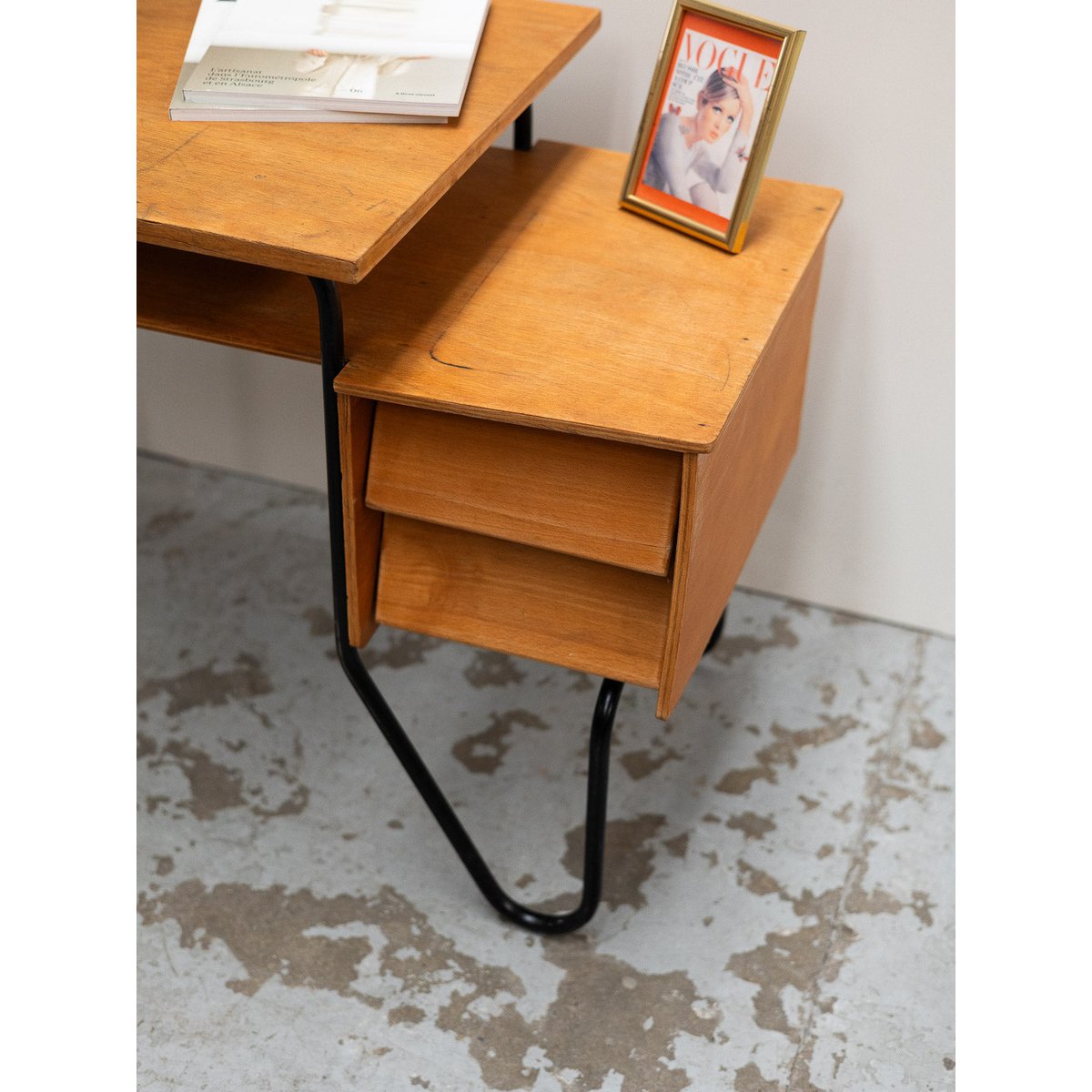 Bureau pour enfants Yvan N°587 - Bon état bois clair, DEBONGOUT