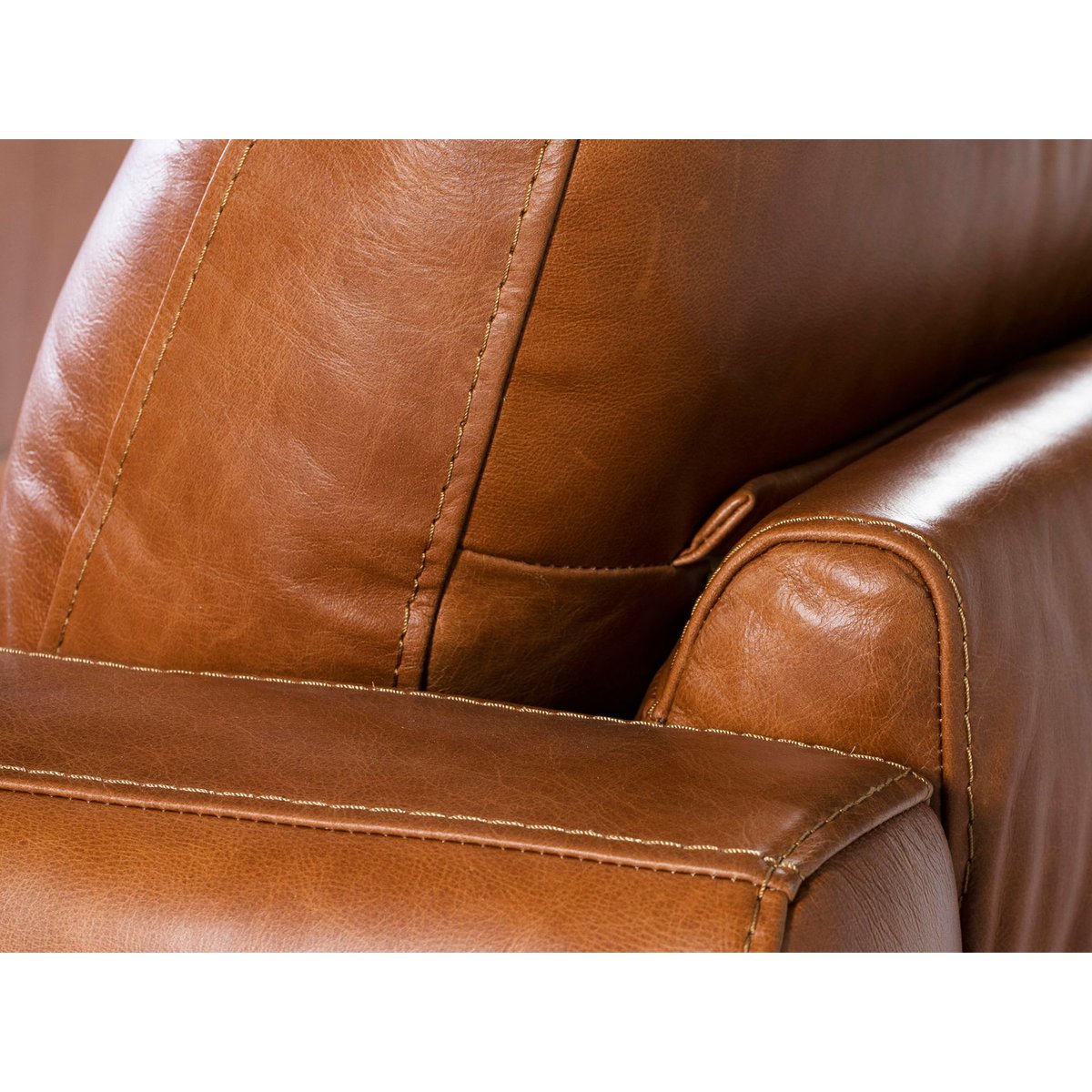 Fauteuil en cuir et pieds en bois marron | noyer, ANGEL CERDA
