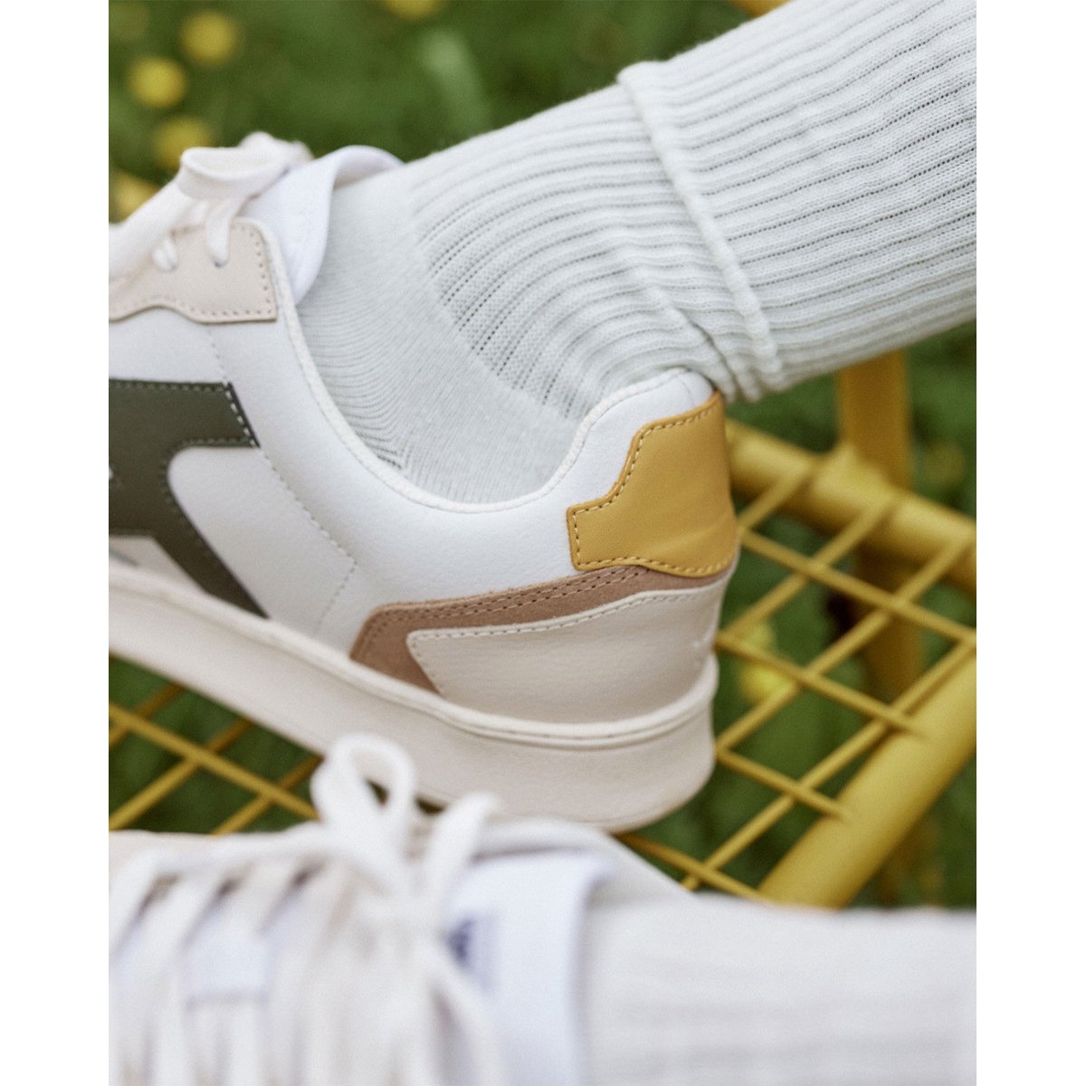 Baskets basses cuir suede HAZEL blanc et beige et kaki, FAGUO