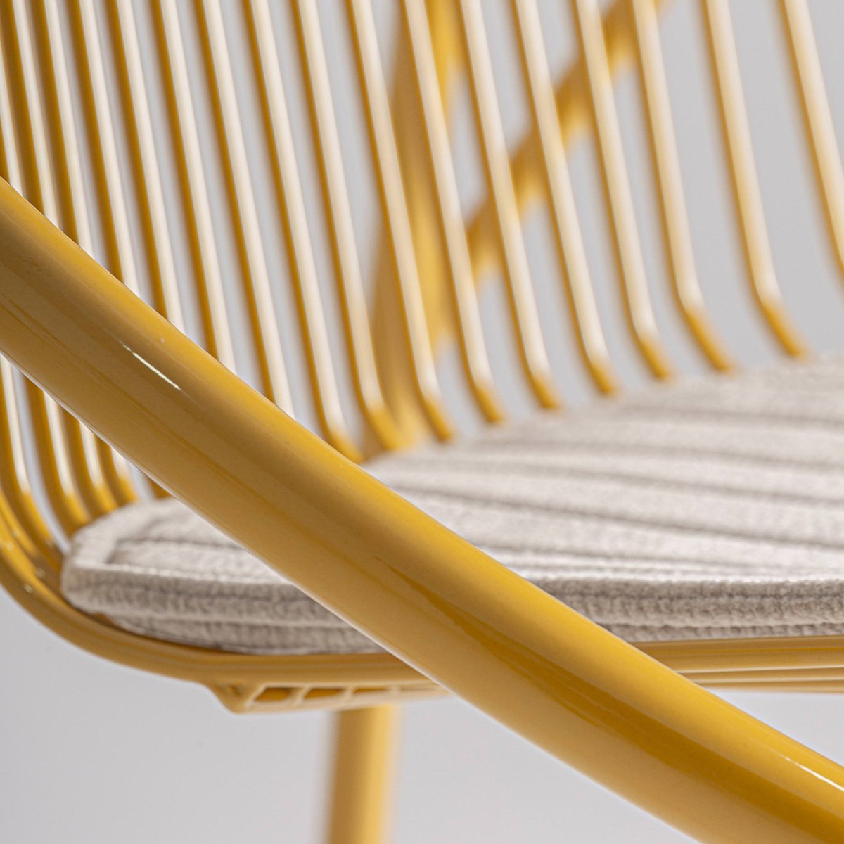 Chaise en fer collection S.BRIENZ moutarde et gris, RECOLLECTION