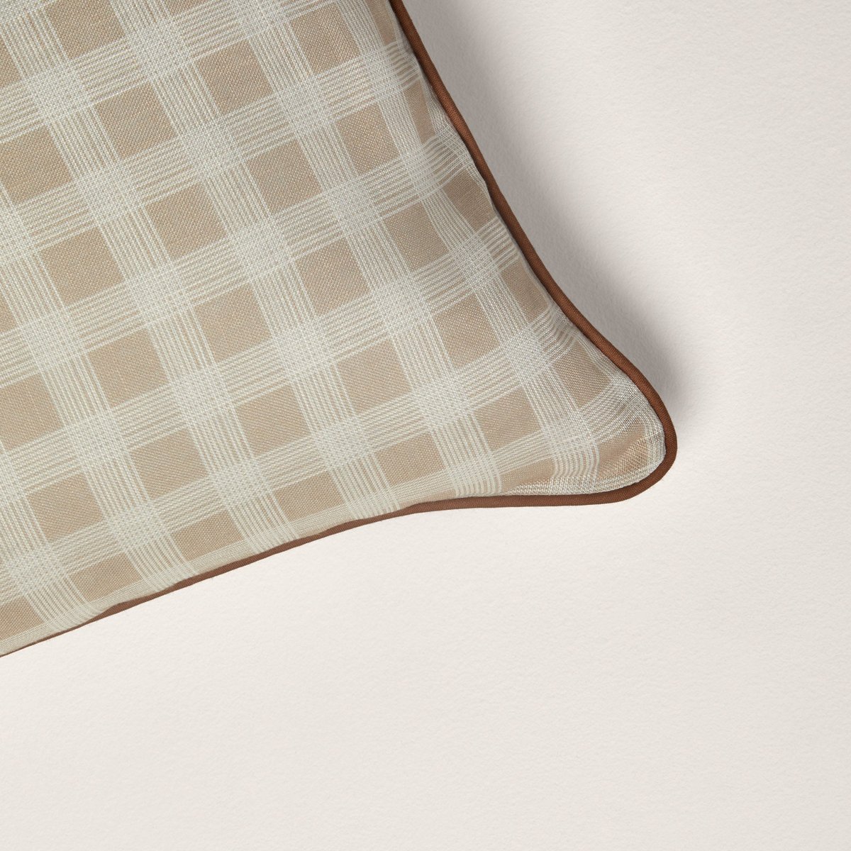 Housse De Coussin en Voile de lin imprimé et finition passepoil VICKY nude, MADURA