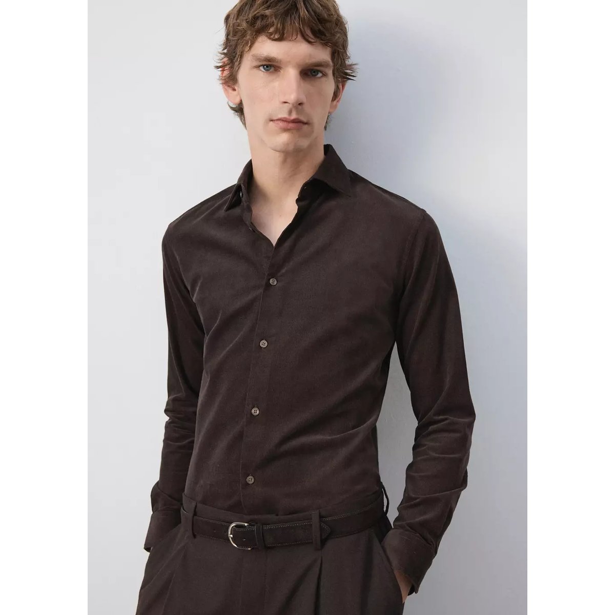 Chemise slim fit en velours milleraies marron, MANGO MAN