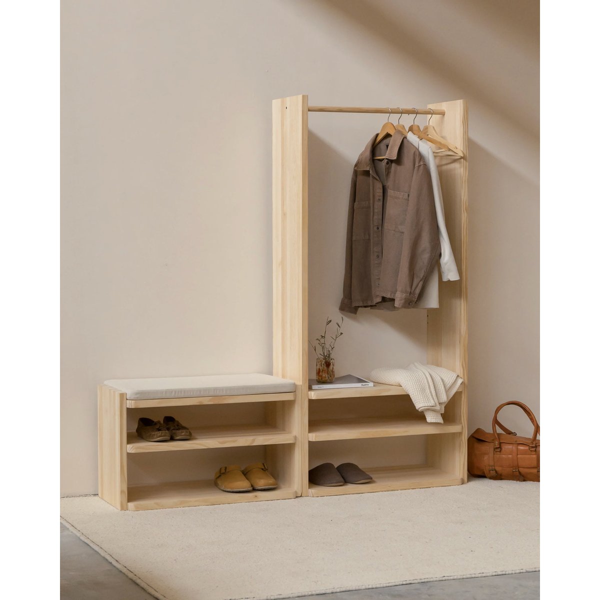 Porte-manteau et porte-chaussures non verni MARIOLA bois clair, NAAN FURNITURE