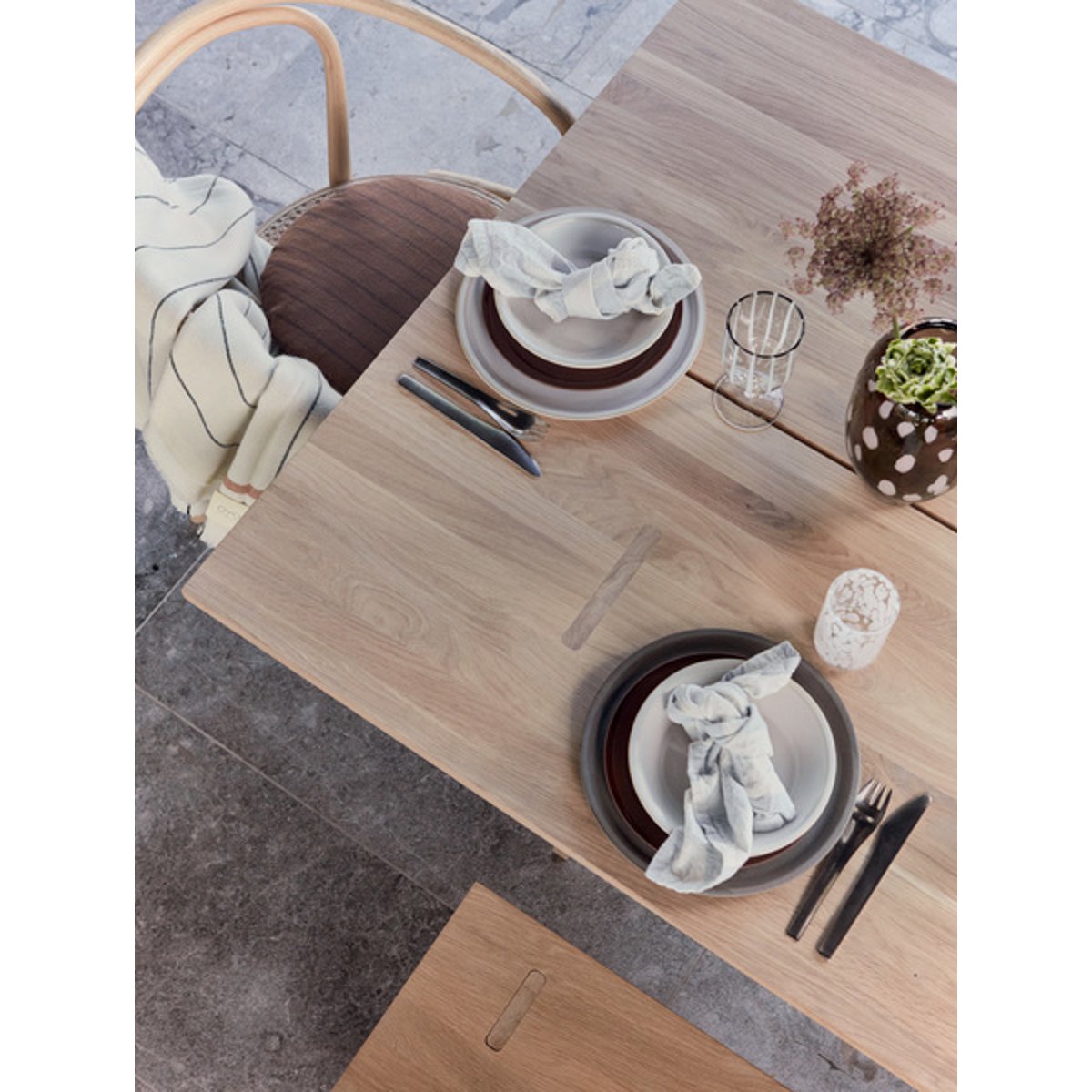 Assiette en terre cuite à décor rond LIVING gris, OYOY LIVING DESIGN