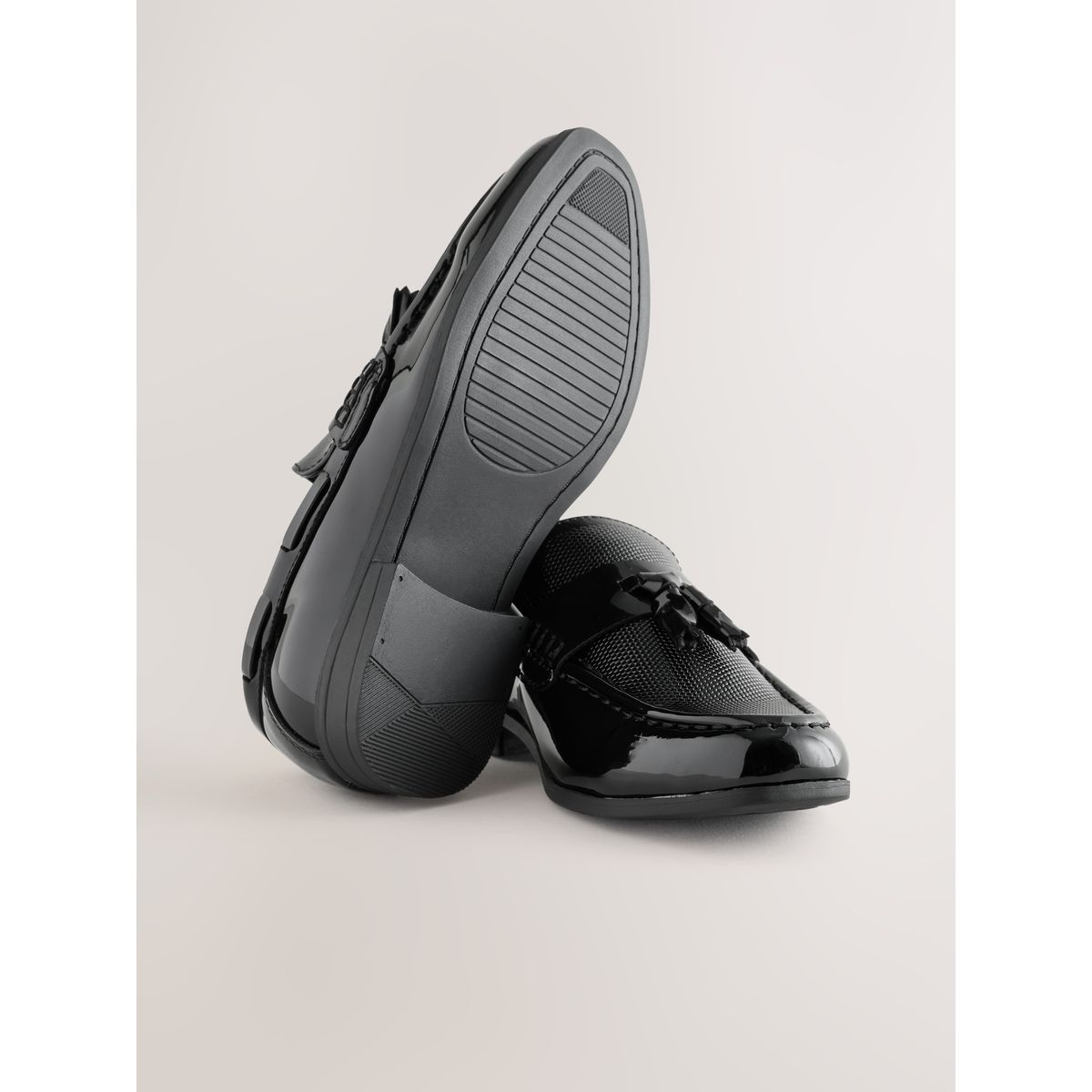 Mocassins habillés pompon en cuir verni noir, NEXT