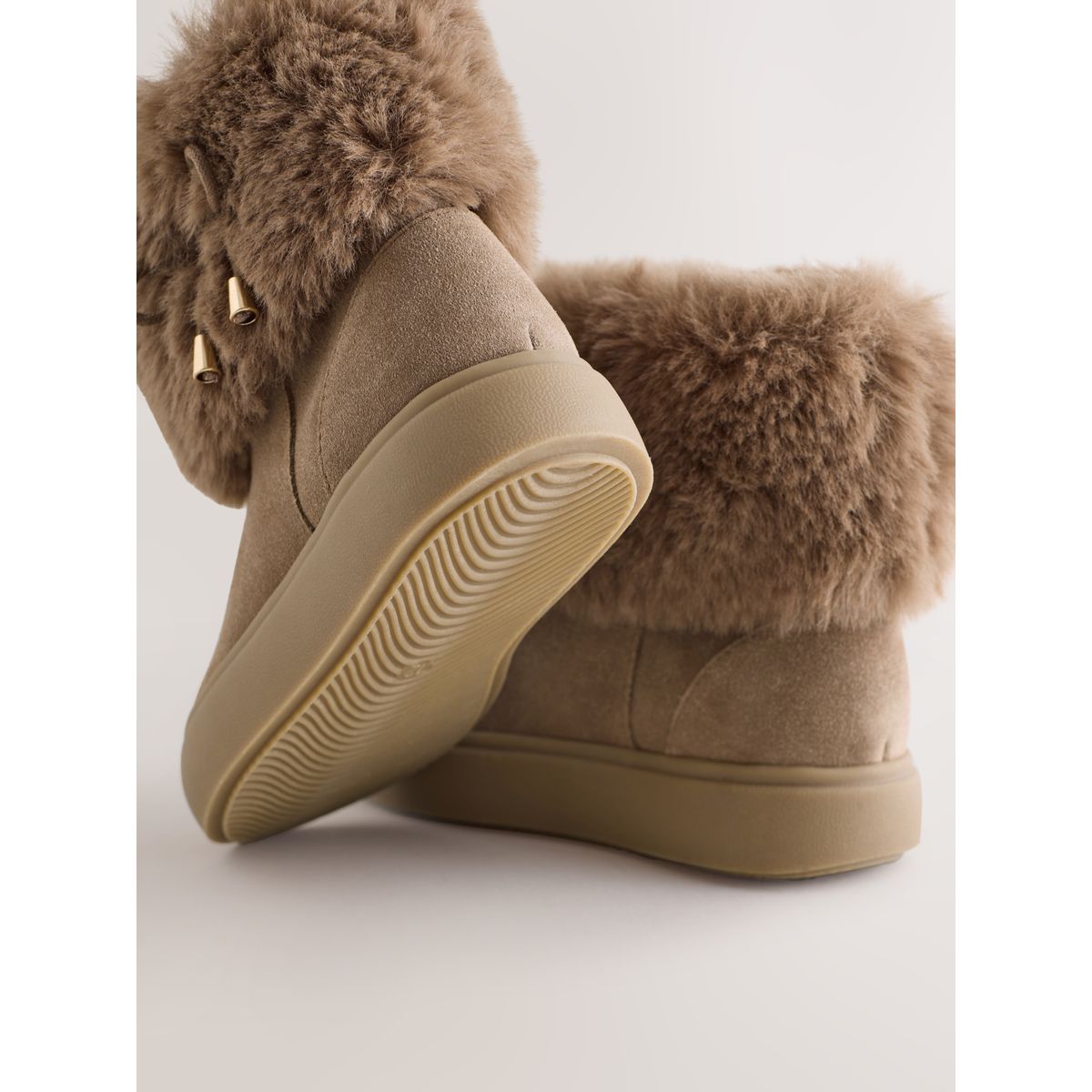 Bottines hydrofuges en daim marron fauve, NEXT