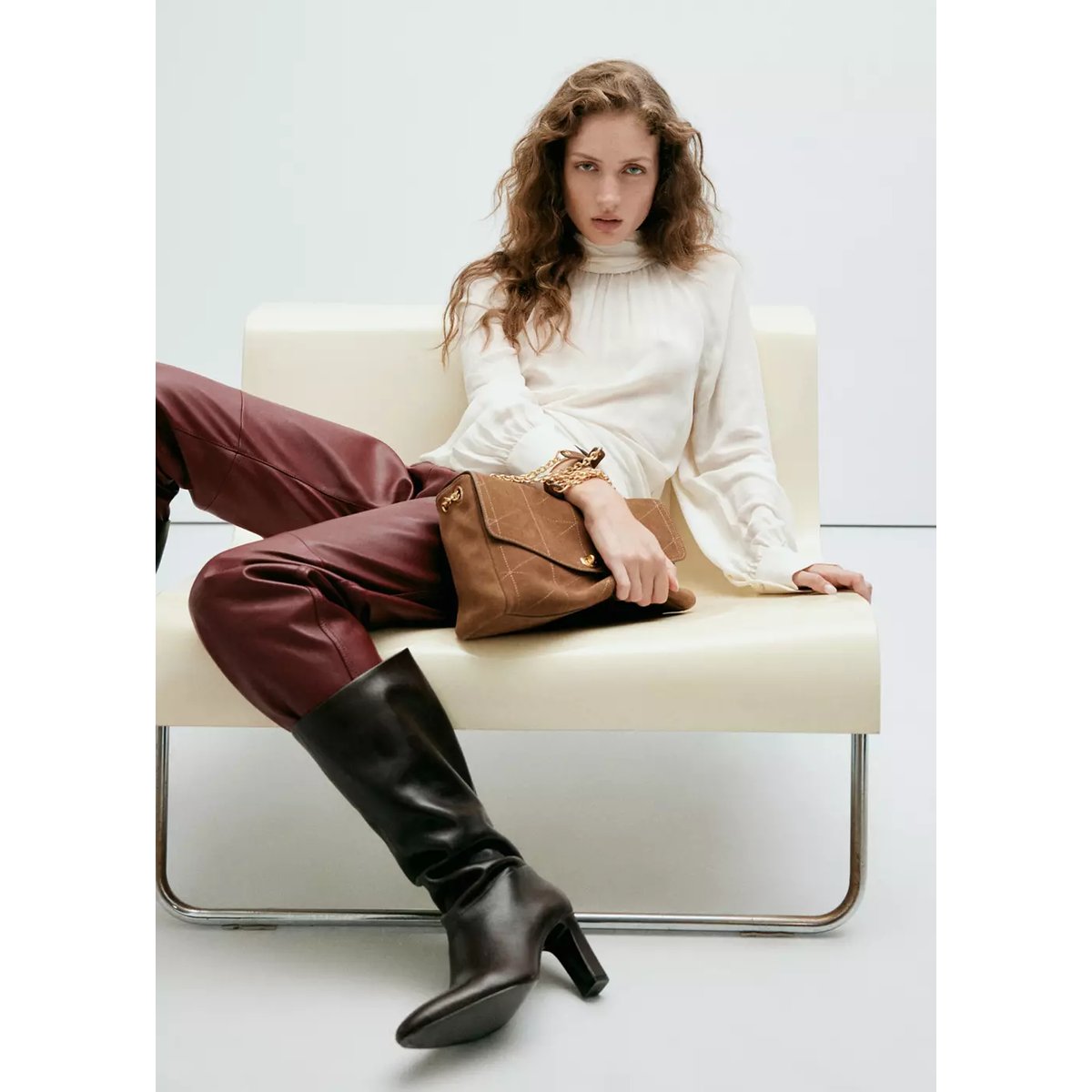 Sac porté épaule en cuir avec chaîne marron moyen, MANGO