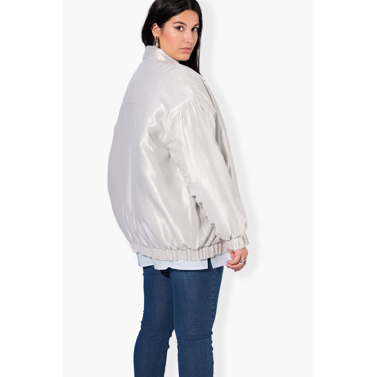 Blouson oversize. Matière brillante argent, STUDIO UNTOLD