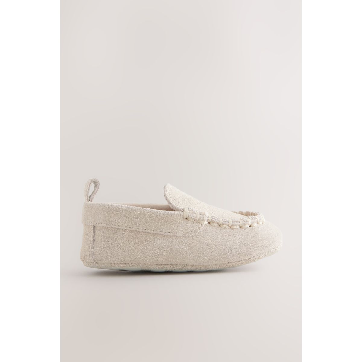 Chaussures en daim pour bébé mocassin neutre, NEXT