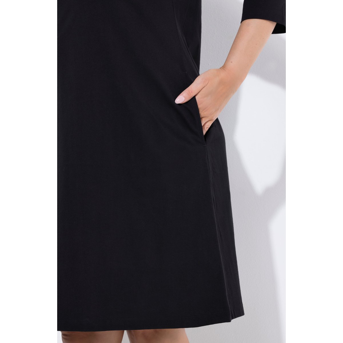 Robe en jersey avec poches, coupe évasée noir, ULLA POPKEN