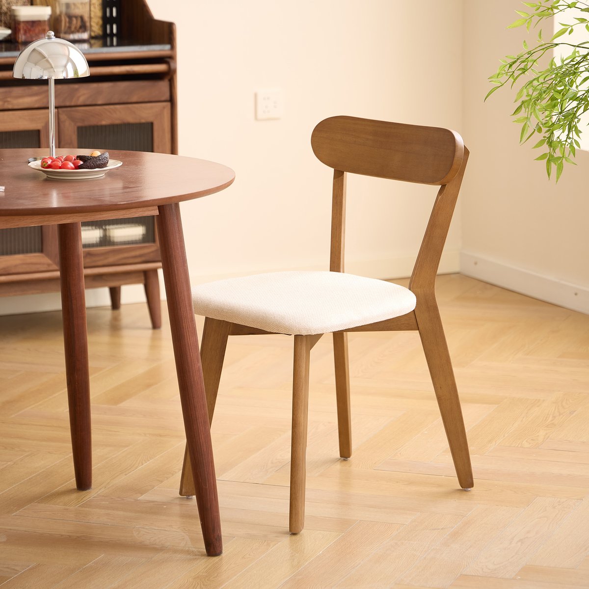 Lot de 2 chaises, bois foncé massif et tissu, VITORIA beige, NORDLYS