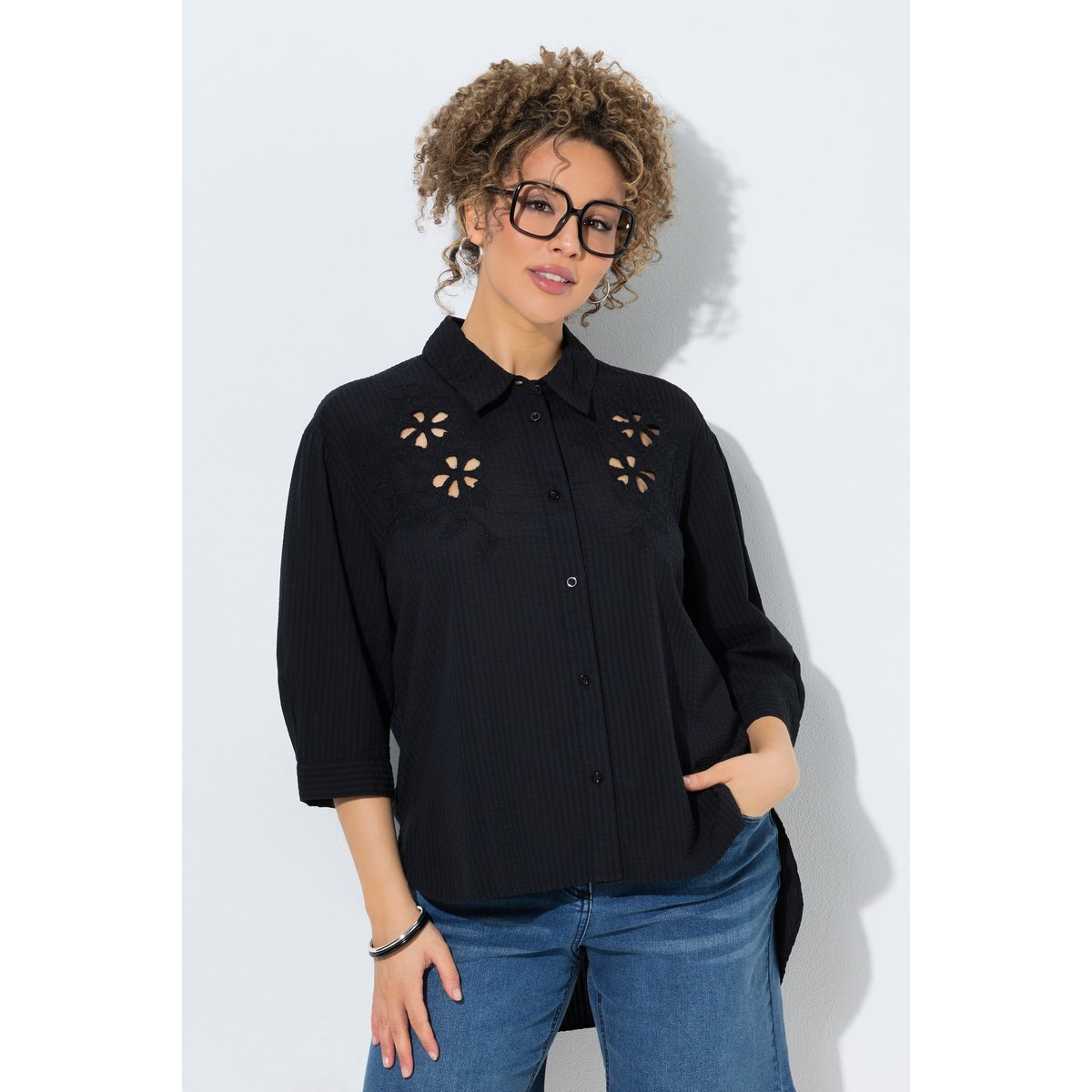 Chemisier en seersucker, broderies noir, ULLA POPKEN
