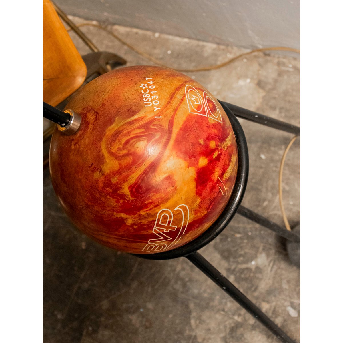 Lampadaire bowling Julien N°373 - Bon état noir, DEBONGOUT